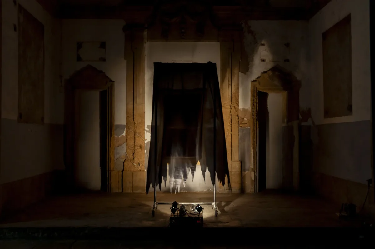Curtain Jorge Das Neves 5