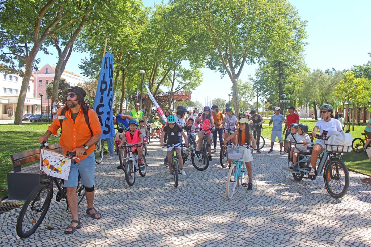 Kidical Mass 1 T