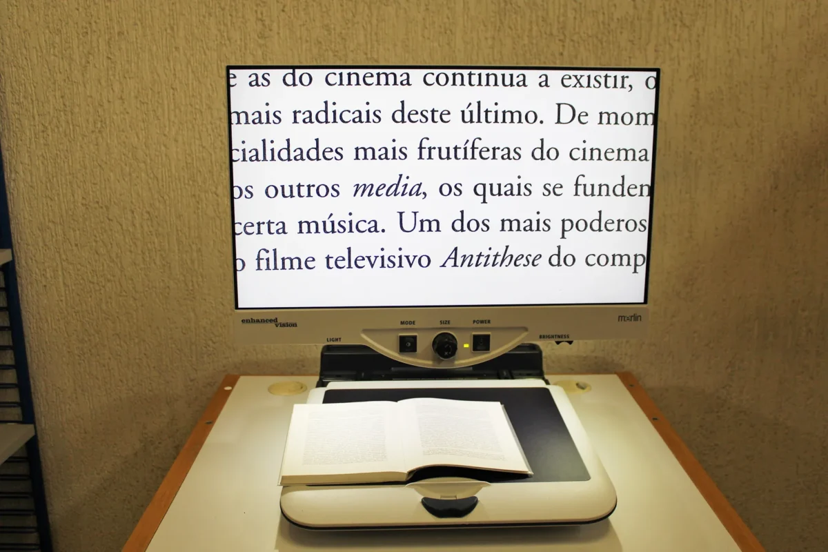 P4 Biblioteca Municipal De Coimbra Reforça Inclusão Com Novo Ampliador De Imagem 2