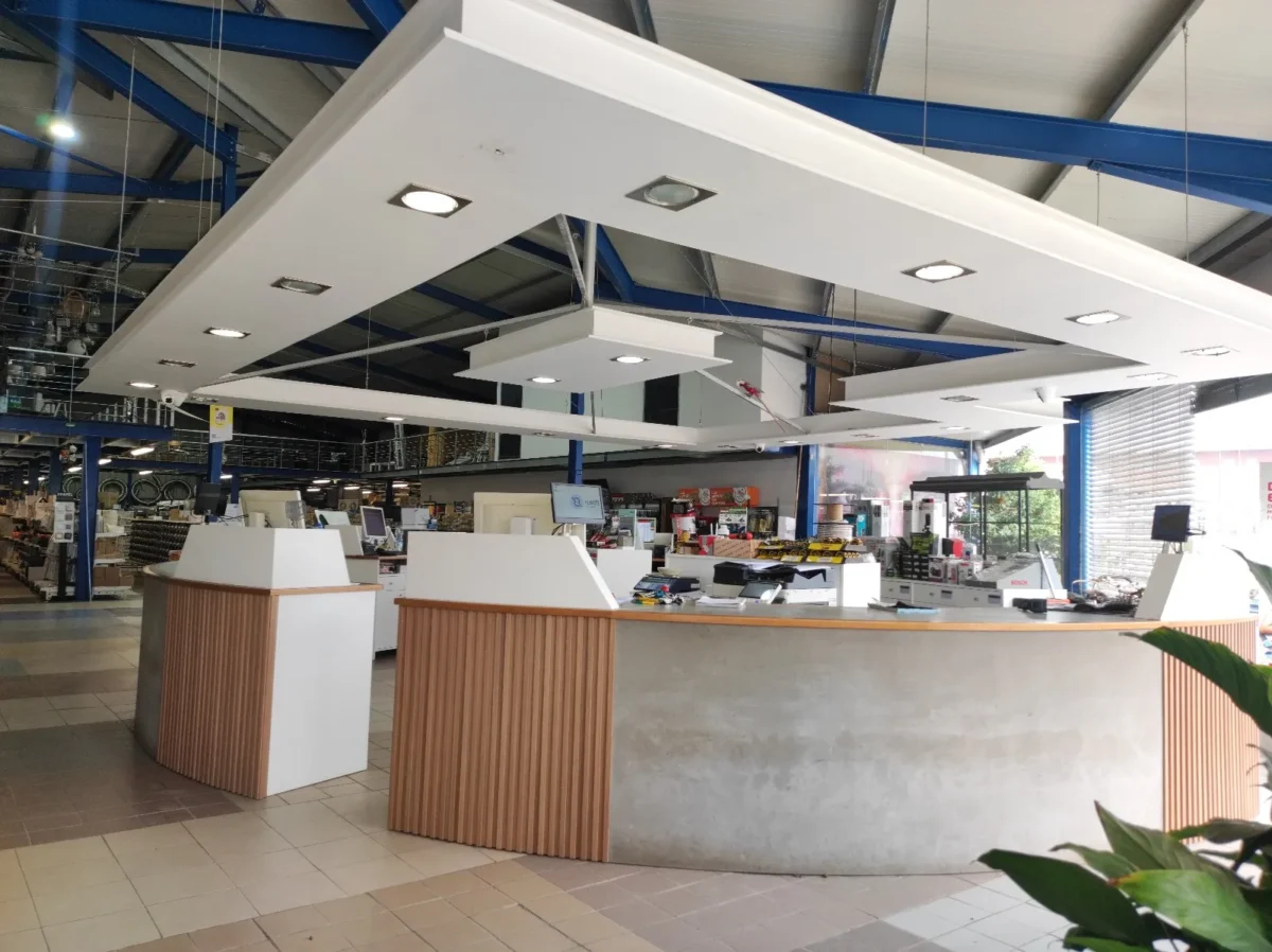 Supermaco Interior