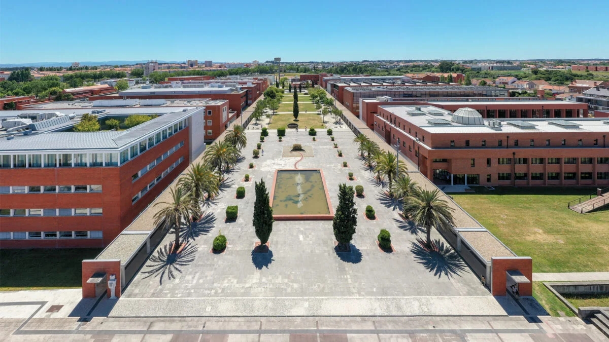 Universidade De Aveiro
