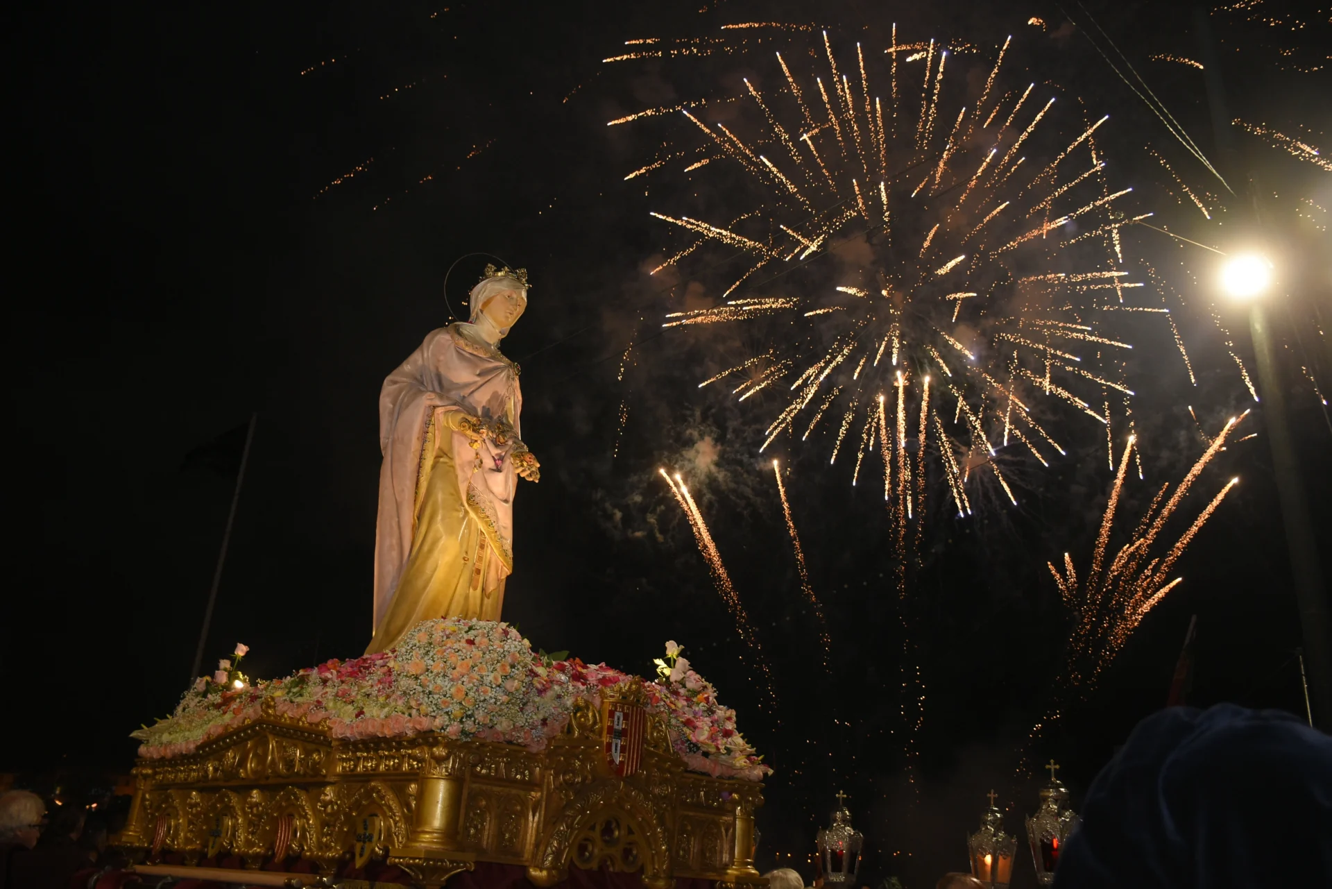 Procissão Rainha Santa Isabel Andor Na Portagem