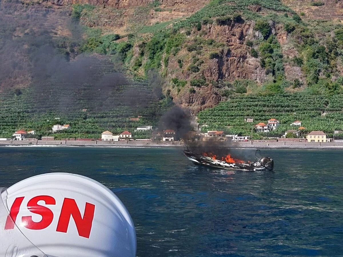 Embarcação Madeira