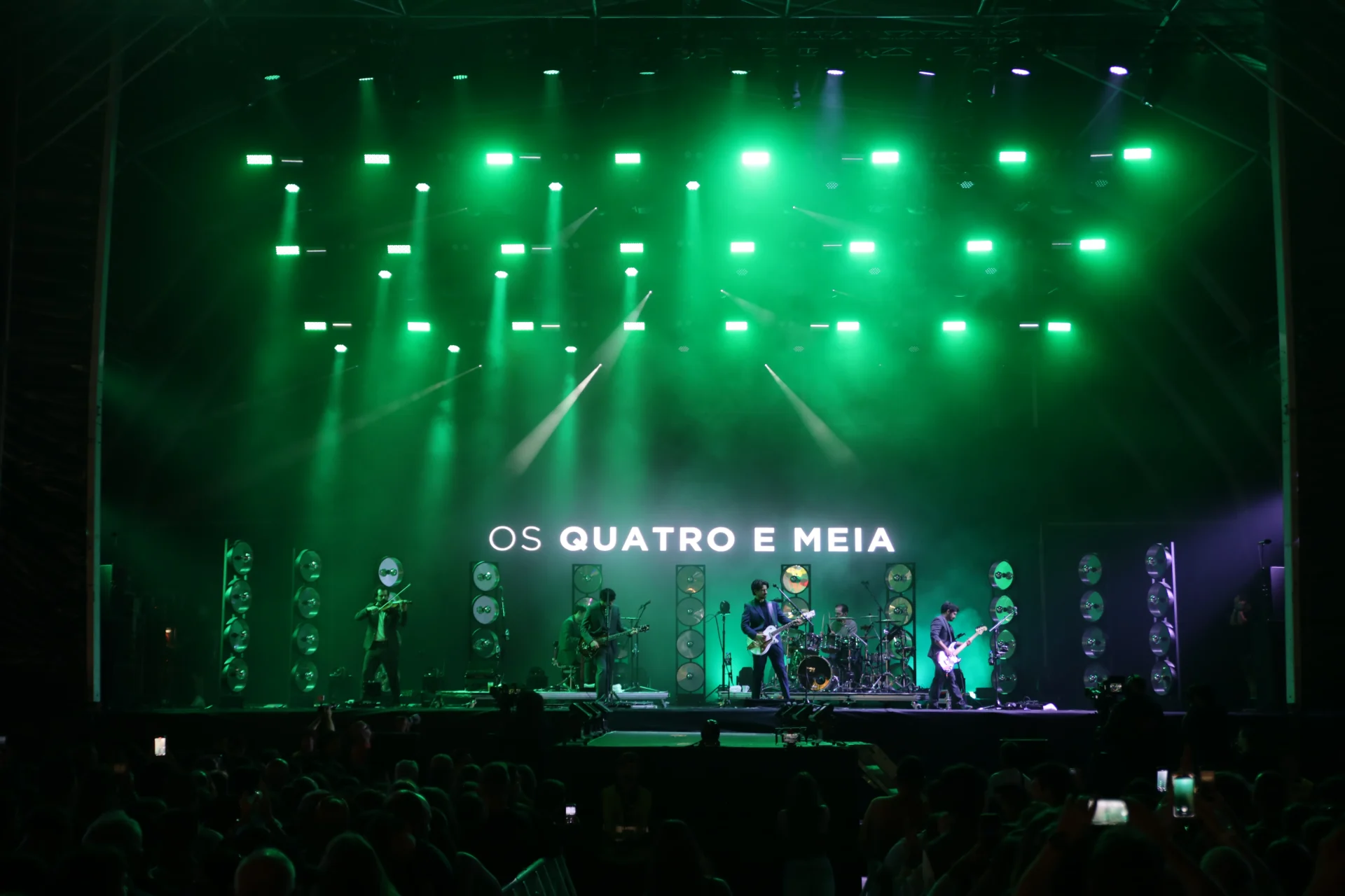 Quatro E Meia