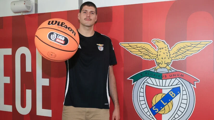 Daniel Relvão Renova Benfica