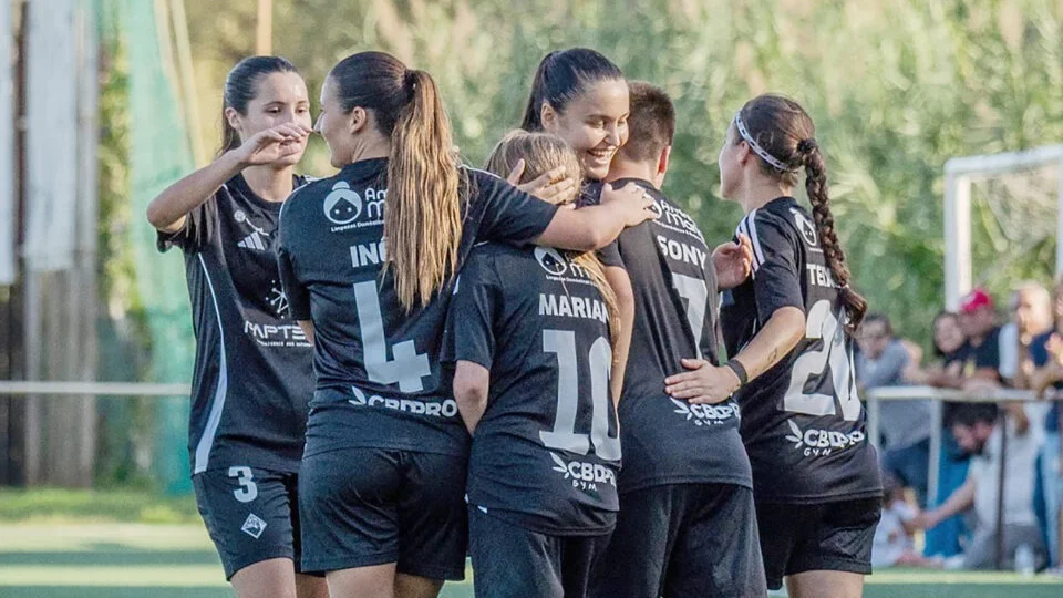 Académica Feminino T