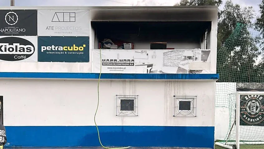 Fogo Destrói Sede Do Eirense 1 Site