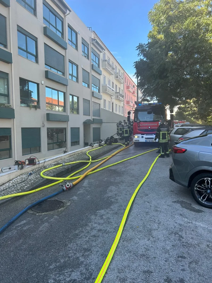 Incêndio Em Garagem Na Conchada