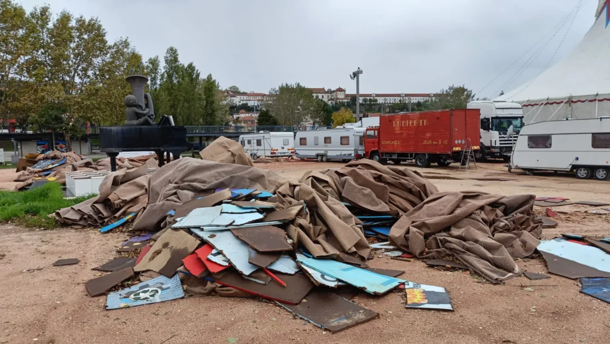 Lixo Praça Da Canção