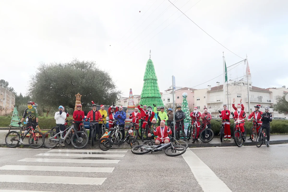 Roda Pedaleira Entrega Bens Pela Comunidade Fig 13 T