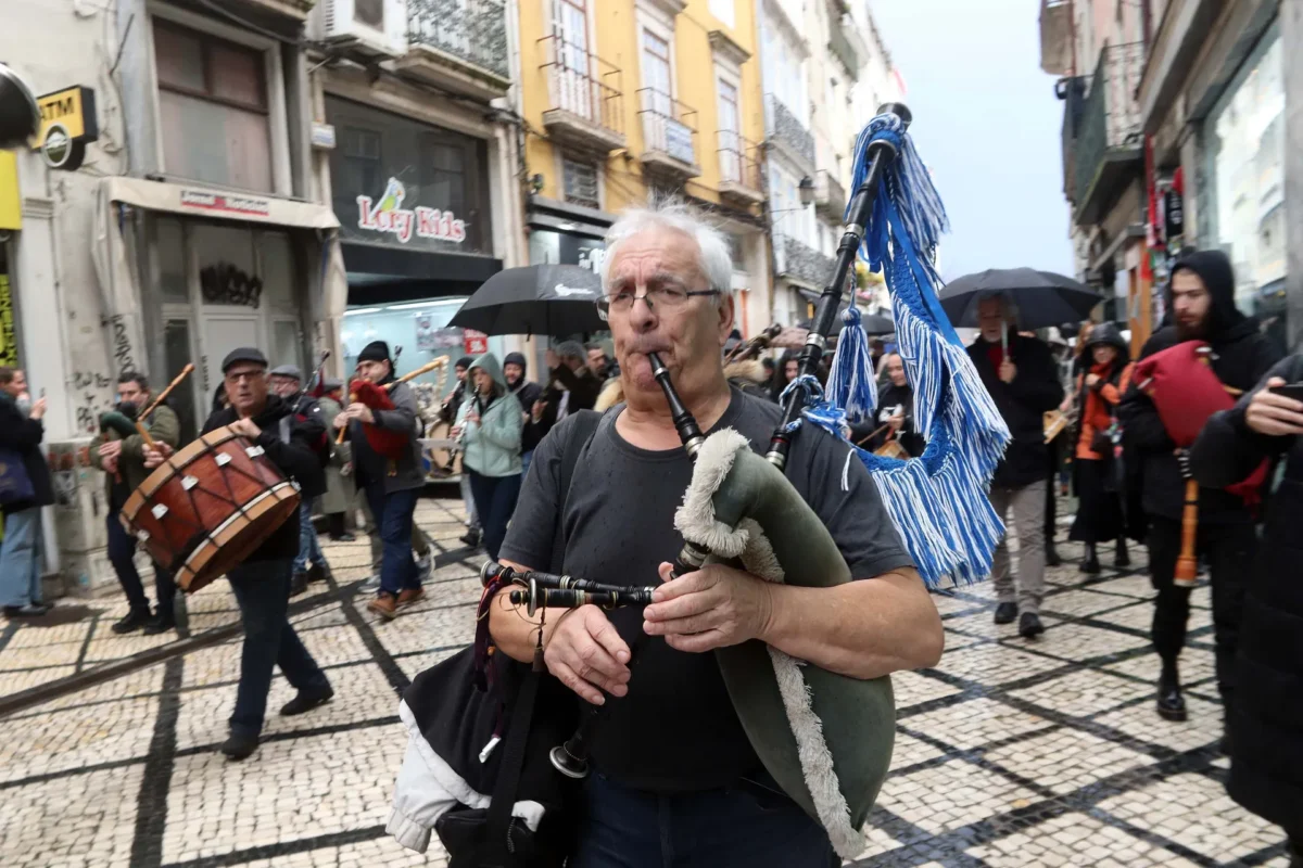 2 Escolhida Desfile Gaiteiros Na Baixa De Coimbra Fig 6
