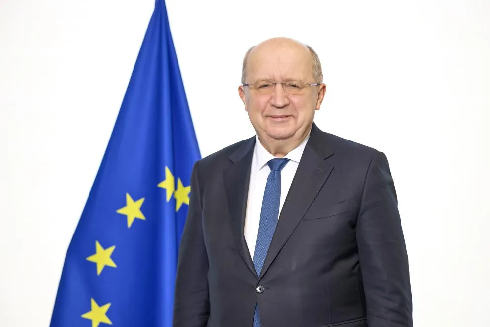 Comissário Europeu Para A Defesa E Espaço