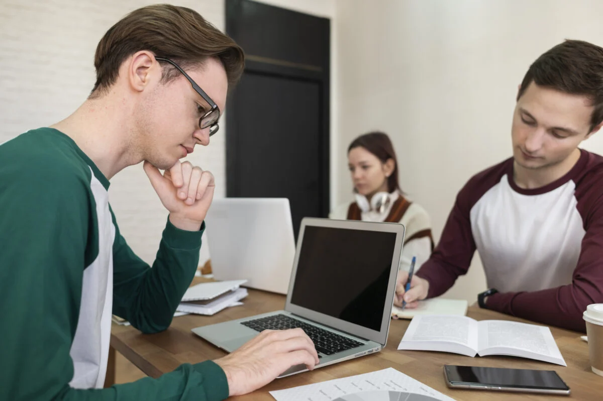 Estudantes Inteligencia Artificial