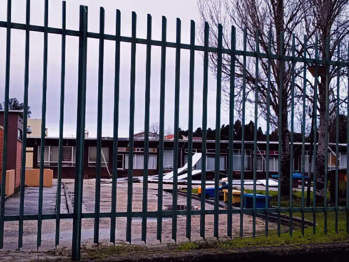 Mau Tempo Encerramento Escola Poiares