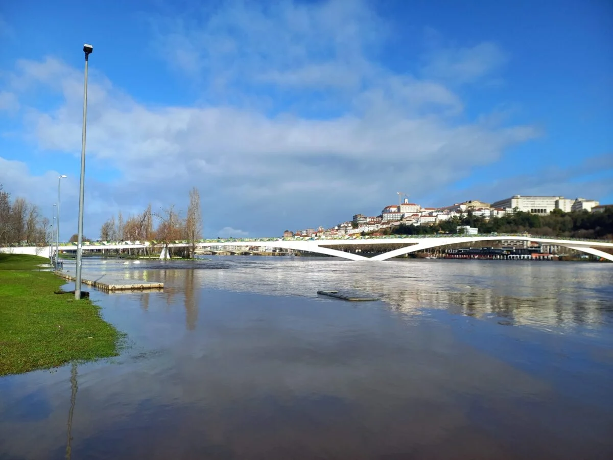 Rio Mondego Cheio