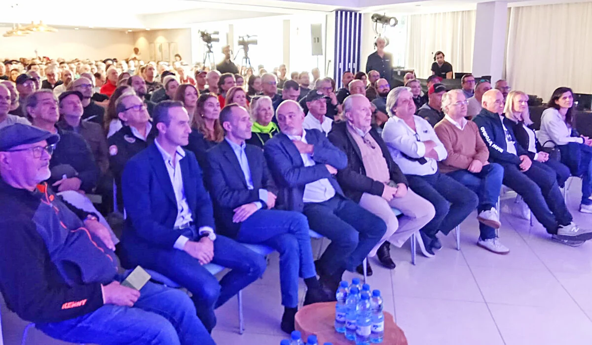ApresentaÇÃo LÉs A LÉs Dc T