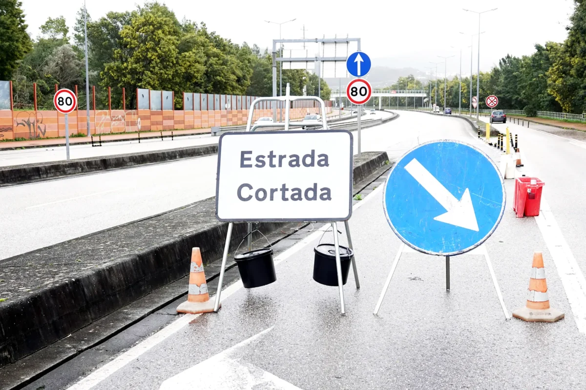 P24 Estradas Cortadas Coimbra T