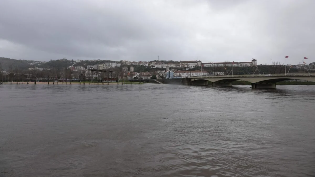 Rio Mondego Cheia Camara De Coimbra