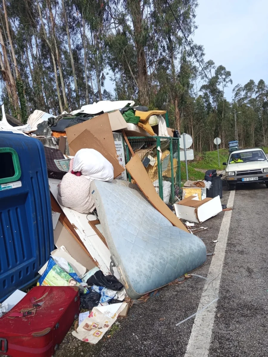Lixo Em Barcouço