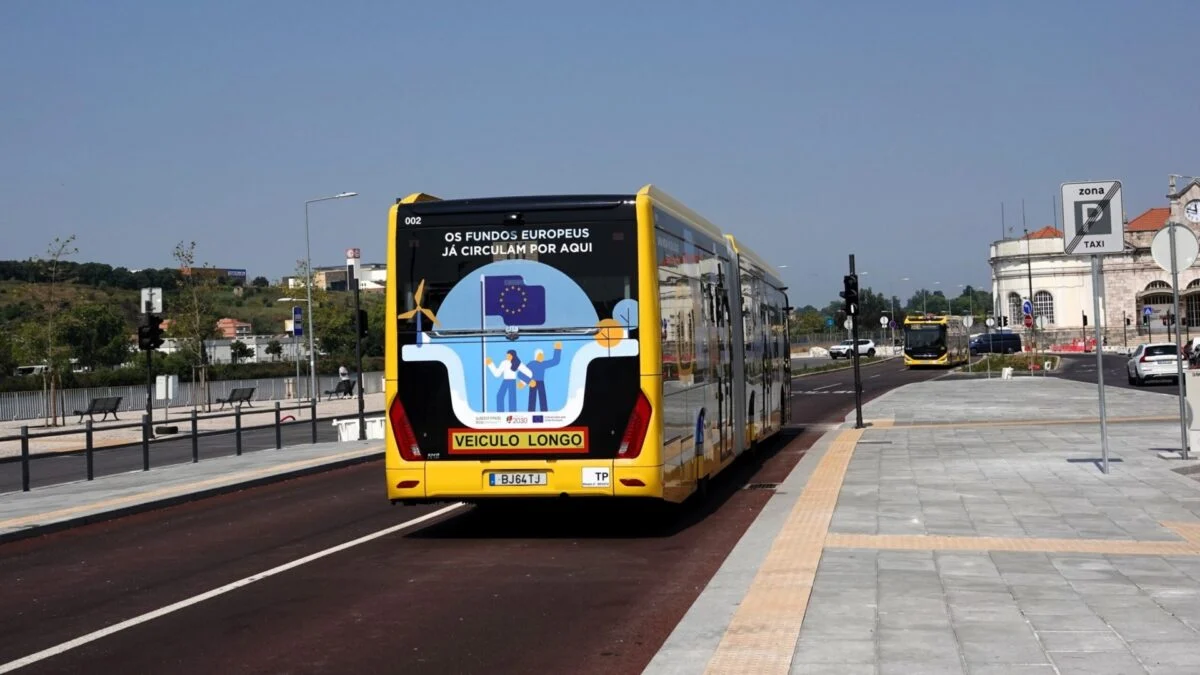 Metrobus Circula Em Coimbra