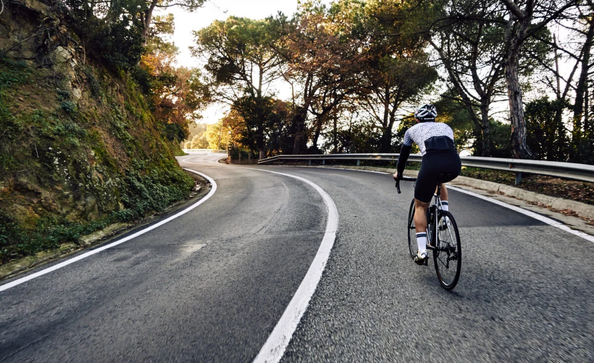 Ciclista Na Estrada