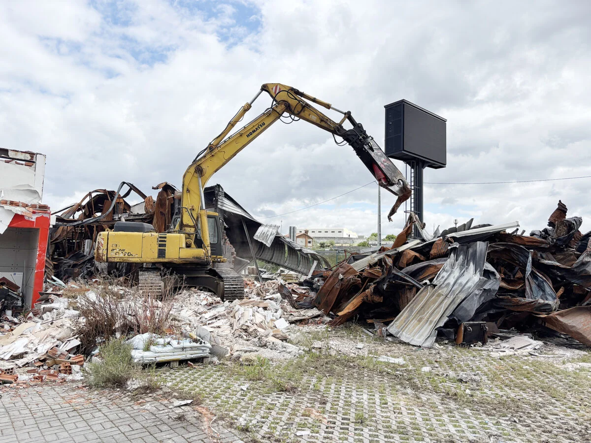 Destroços Montael