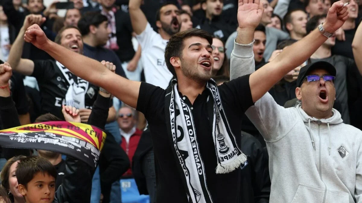 Enchente Estádio Aac X Trofense Liga 3