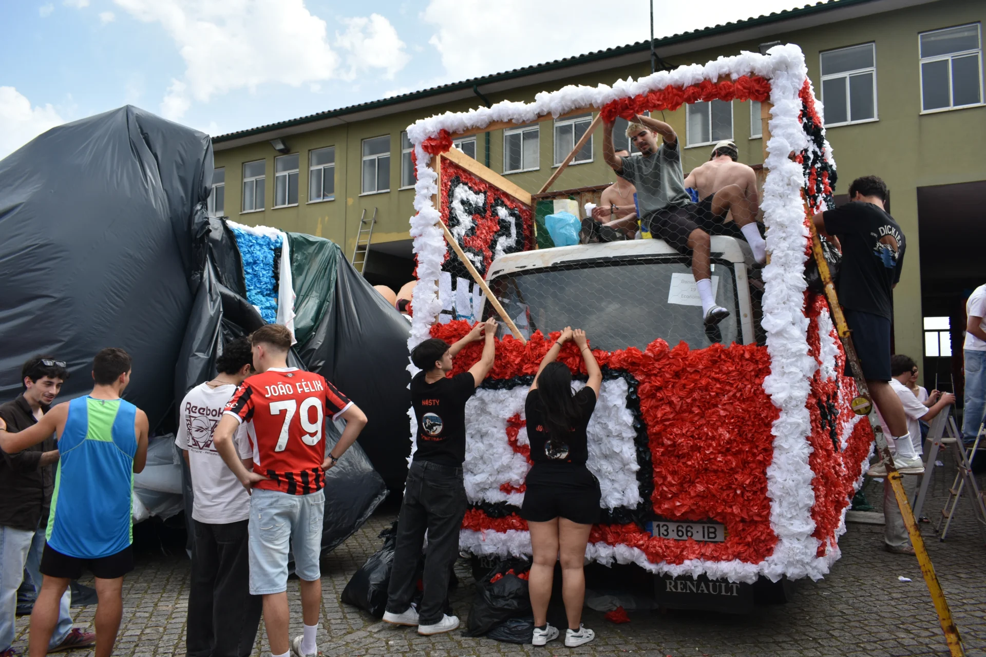 Estudantes Carros Cortejo Principal