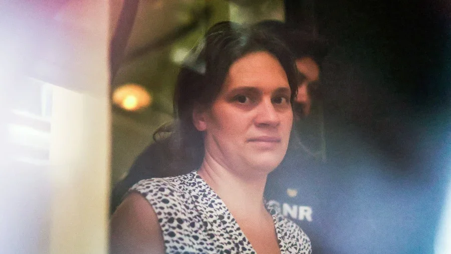 Francesa Abandonou Crianças