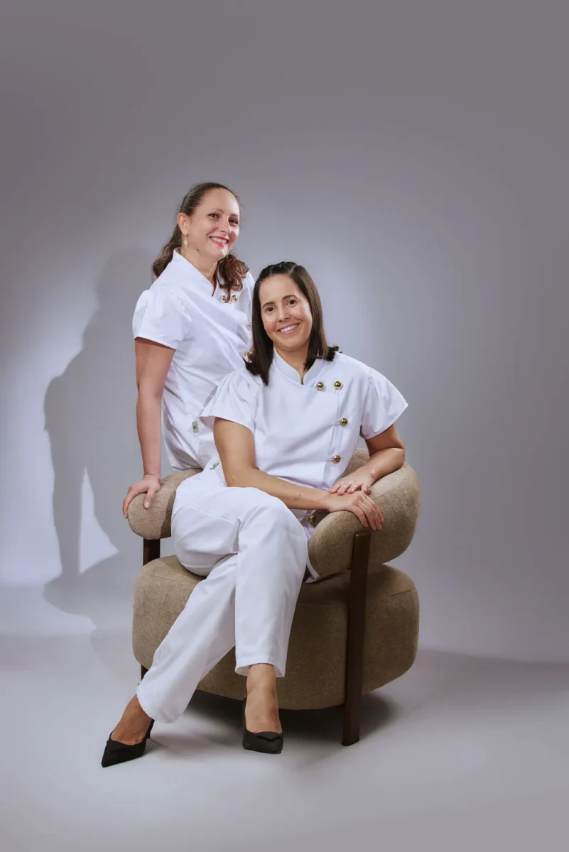 Mara E Mónica Clínica Moma