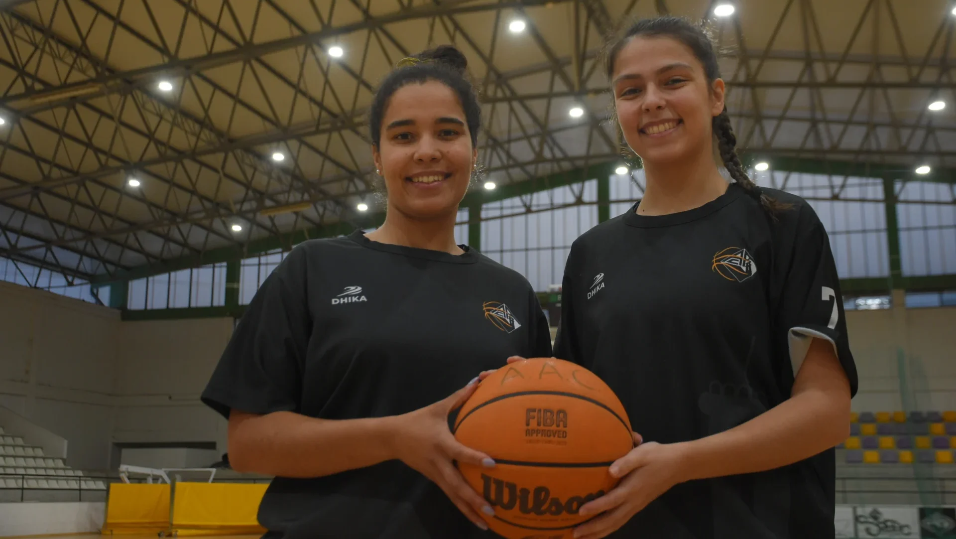 Sara Ponte E Inês Bem Haja Capitãs Aac