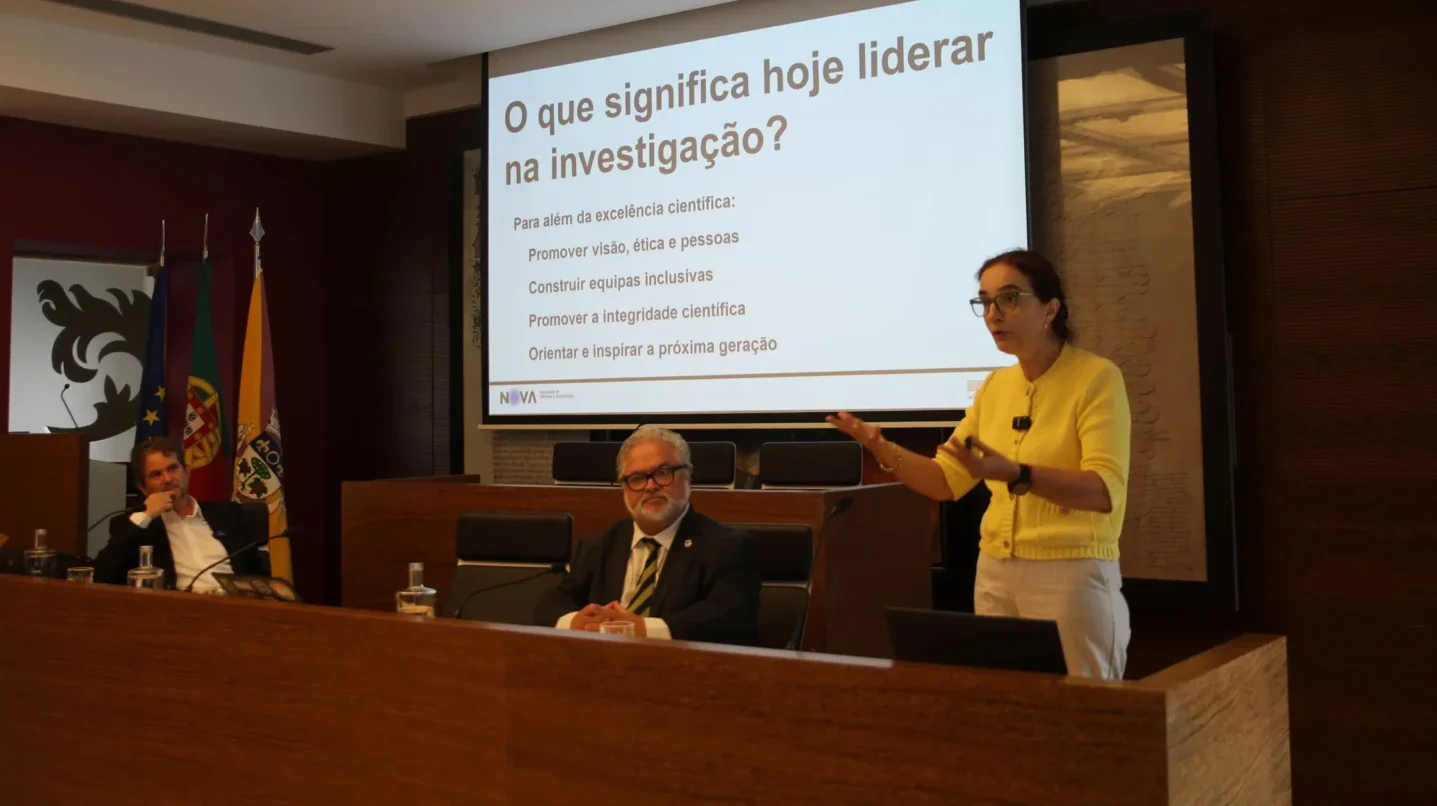 Conferência Elvira Fortunato