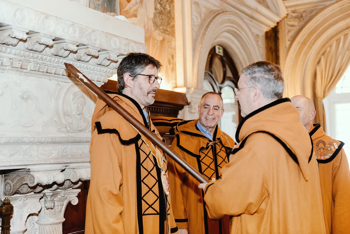 Entronização Confraria Do Leitao