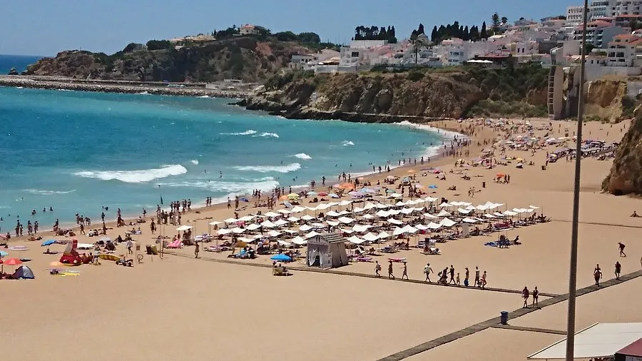 Praia Do Peneco
