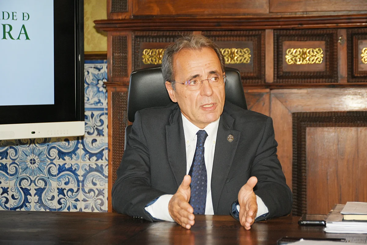 Reitor Amílcar Falcão 1 T