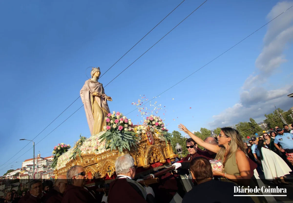 Escolhidas Procissão Solene Da Rainha Santa Fig 47