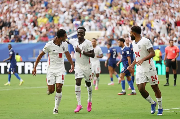 Inglaterra Arrasa França