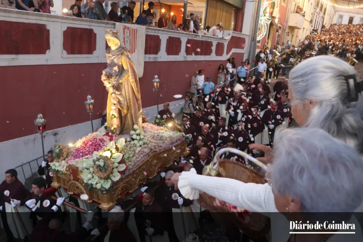 Procissão Rainha Santa Isabel Fig 410