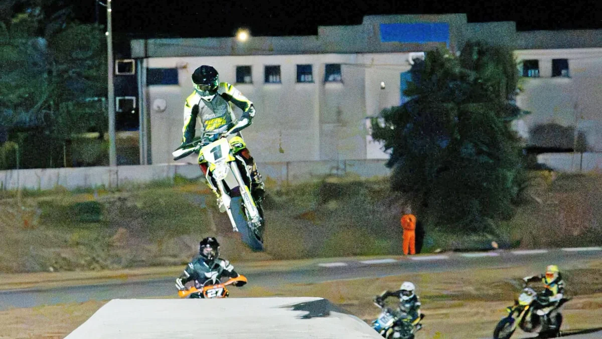 Supermoto T